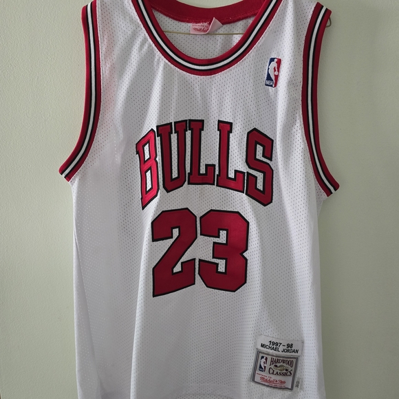 Mitchell & Ness Bulls White and Red Jersey, Jordan Jersey - Picture 1 of 8